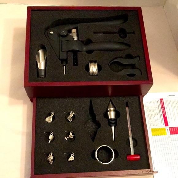 Vigna Wine Accessories - Picture 1 of 9